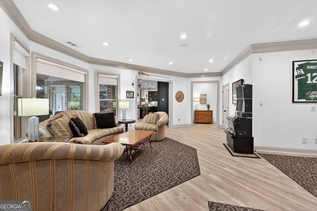 6010 Robbs Drive, Cumming, GA 30041