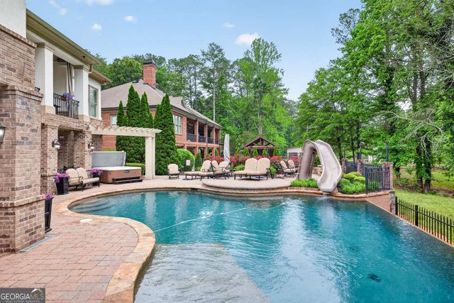 6010 Robbs Drive, Cumming, GA 30041