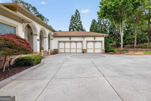 6010 Robbs Drive, Cumming, GA 30041