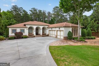 6010 Robbs Drive, Cumming, GA 30041