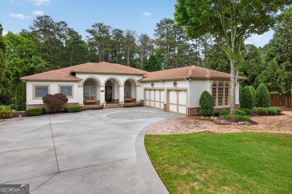 6010 Robbs Drive, Cumming, GA 30041