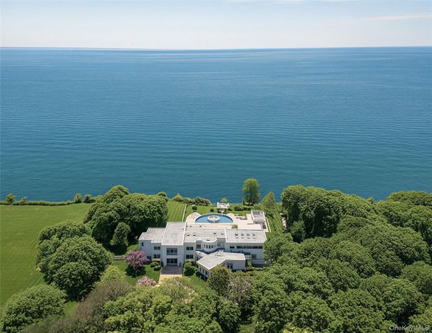 1 Osprey Court, Belle Terre, NY 11777