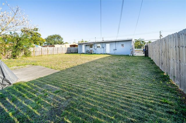 1119 NW 10th Pl, Fort Lauderdale, FL 33311