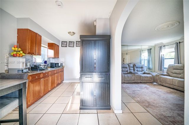 1119 NW 10th Pl, Fort Lauderdale, FL 33311