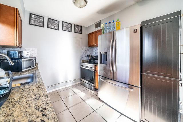 1119 NW 10th Pl, Fort Lauderdale, FL 33311