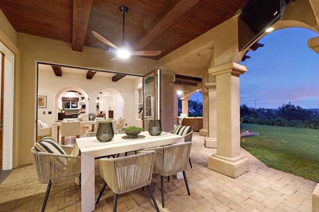 6811 VIANDA COURT, Carlsbad, CA 92009