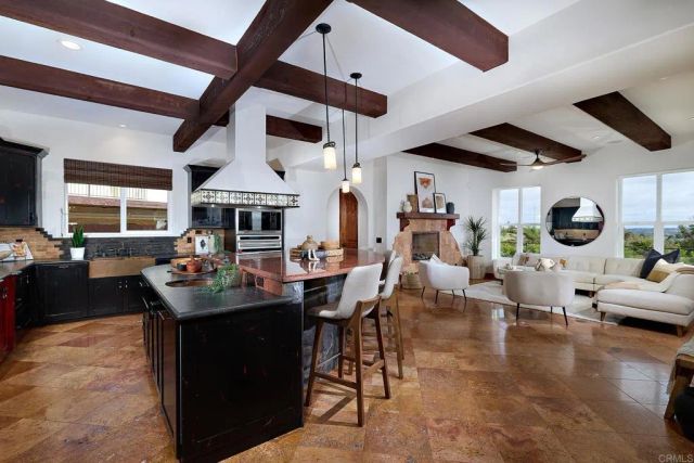 6811 VIANDA COURT, Carlsbad, CA 92009