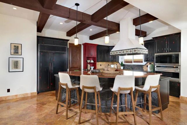 6811 VIANDA COURT, Carlsbad, CA 92009