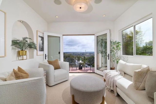6811 VIANDA COURT, Carlsbad, CA 92009