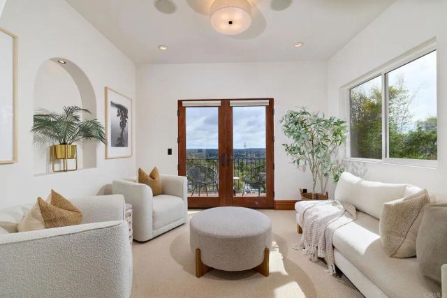 6811 VIANDA COURT, Carlsbad, CA 92009
