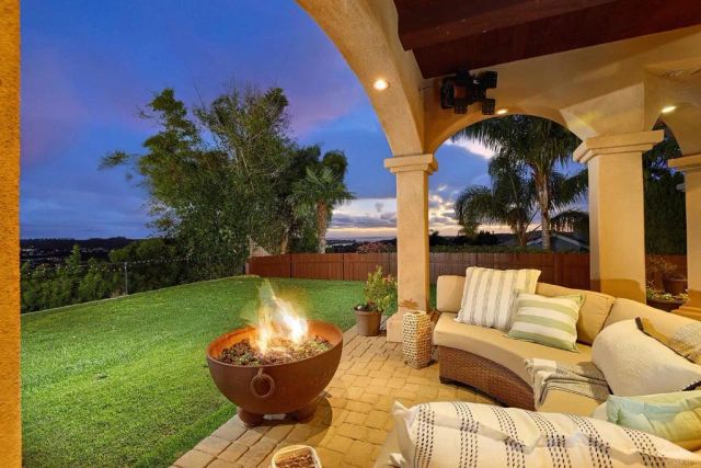 6811 VIANDA COURT, Carlsbad, CA 92009