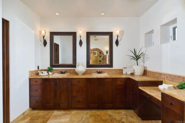 6811 VIANDA COURT, Carlsbad, CA 92009