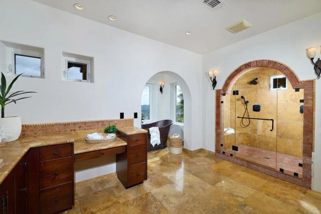 6811 VIANDA COURT, Carlsbad, CA 92009