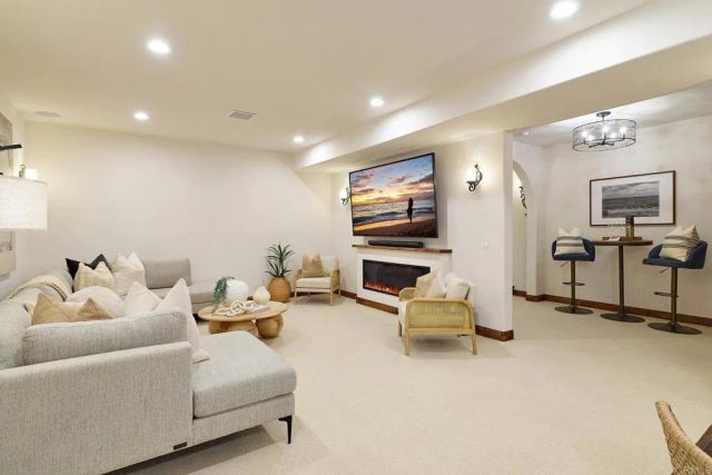 6811 VIANDA COURT, Carlsbad, CA 92009
