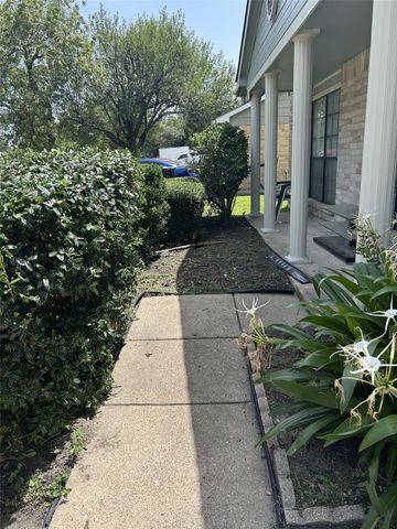 4223 E Peachfield Circle, Houston, TX 77014