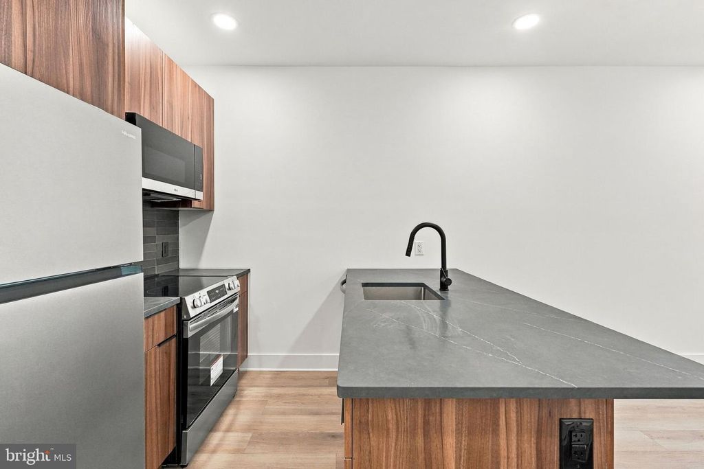 1946 ROWAN ST, PHILADELPHIA, PA 19140 — photo 5