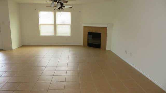 753 Snowy Orchid Lane, Desoto, TX 75115