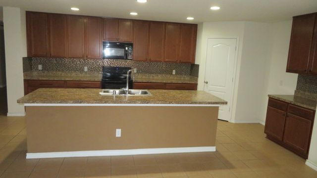 753 Snowy Orchid Lane, Desoto, TX 75115