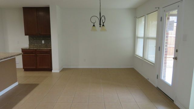 753 Snowy Orchid Lane, Desoto, TX 75115