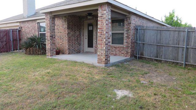 753 Snowy Orchid Lane, Desoto, TX 75115