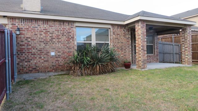 753 Snowy Orchid Lane, Desoto, TX 75115