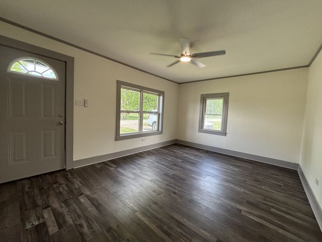 206 Wakefield Ave, Cornersville, TN 37047