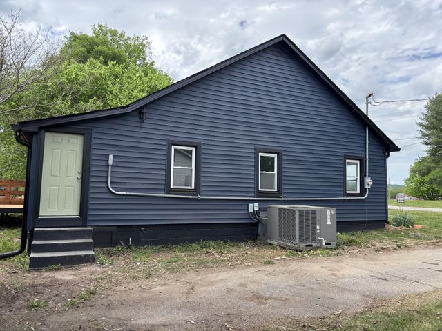 206 Wakefield Ave, Cornersville, TN 37047