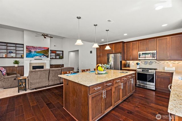 3335 Arrowroot Street SE, Lacey, WA 98513