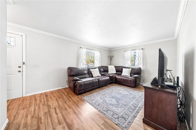 181 Leonard Rd, Greece, NY 14616