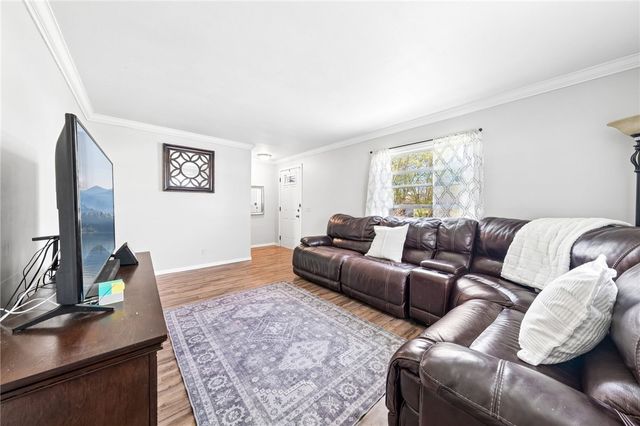 181 Leonard Rd, Greece, NY 14616