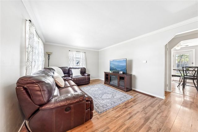 181 Leonard Rd, Greece, NY 14616