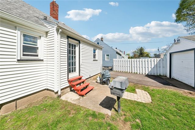 181 Leonard Rd, Greece, NY 14616