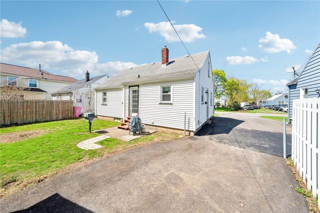 181 Leonard Rd, Greece, NY 14616