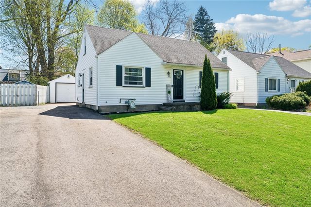 181 Leonard Rd, Greece, NY 14616