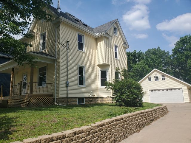 712 3rd st A, Moline, IL 61265