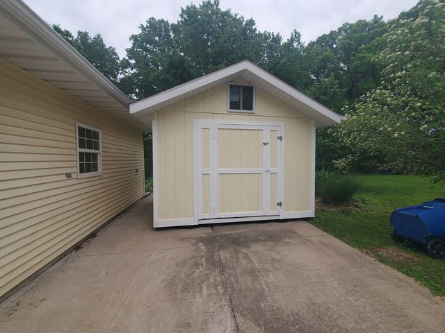 712 3rd st A, Moline, IL 61265