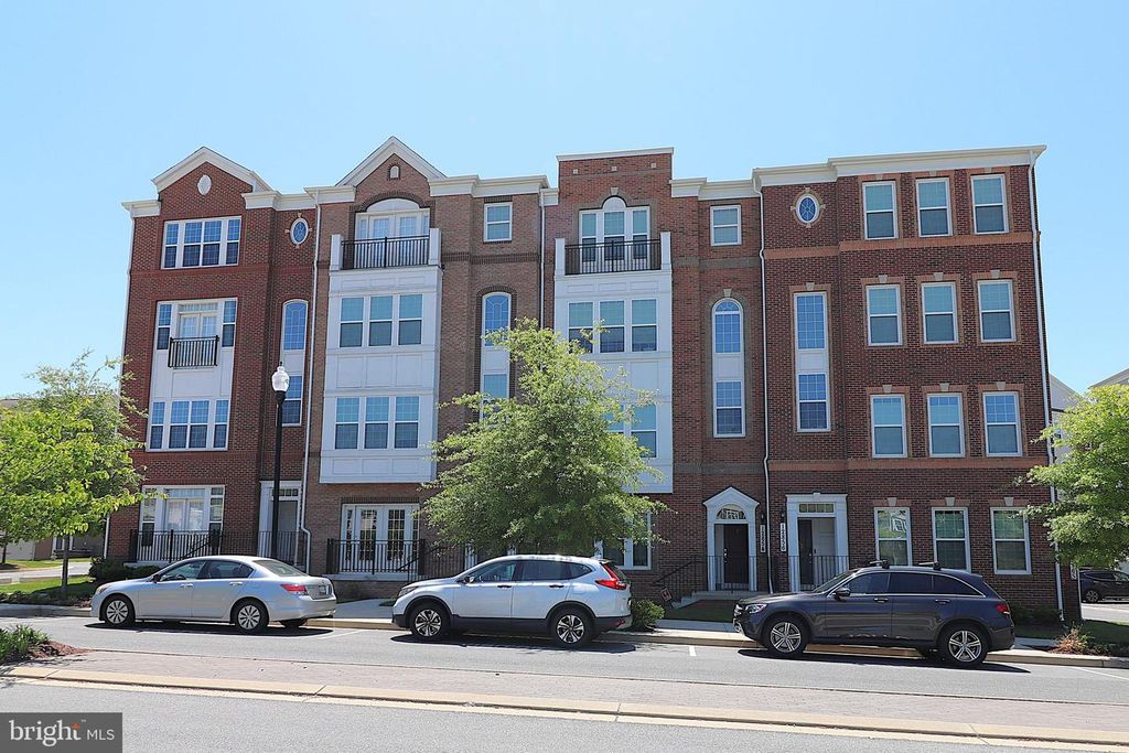 Image 1 of property listing at 12854 CLOVERLEAF CENTER DR #165 E, Germantown, MD 20874