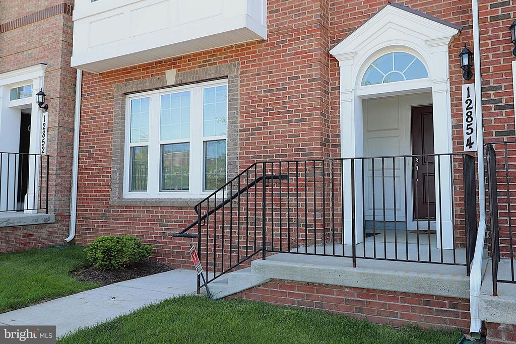 Image 2 of property listing at 12854 CLOVERLEAF CENTER DR #165 E, Germantown, MD 20874