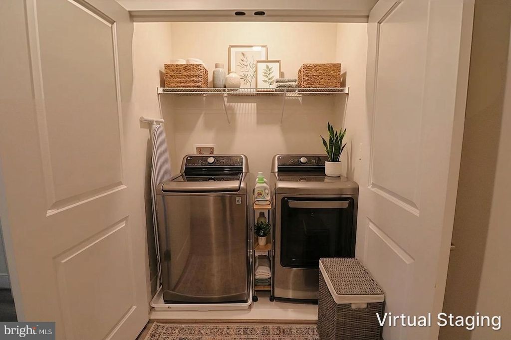 Image 20 of property listing at 12854 CLOVERLEAF CENTER DR #165 E, Germantown, MD 20874