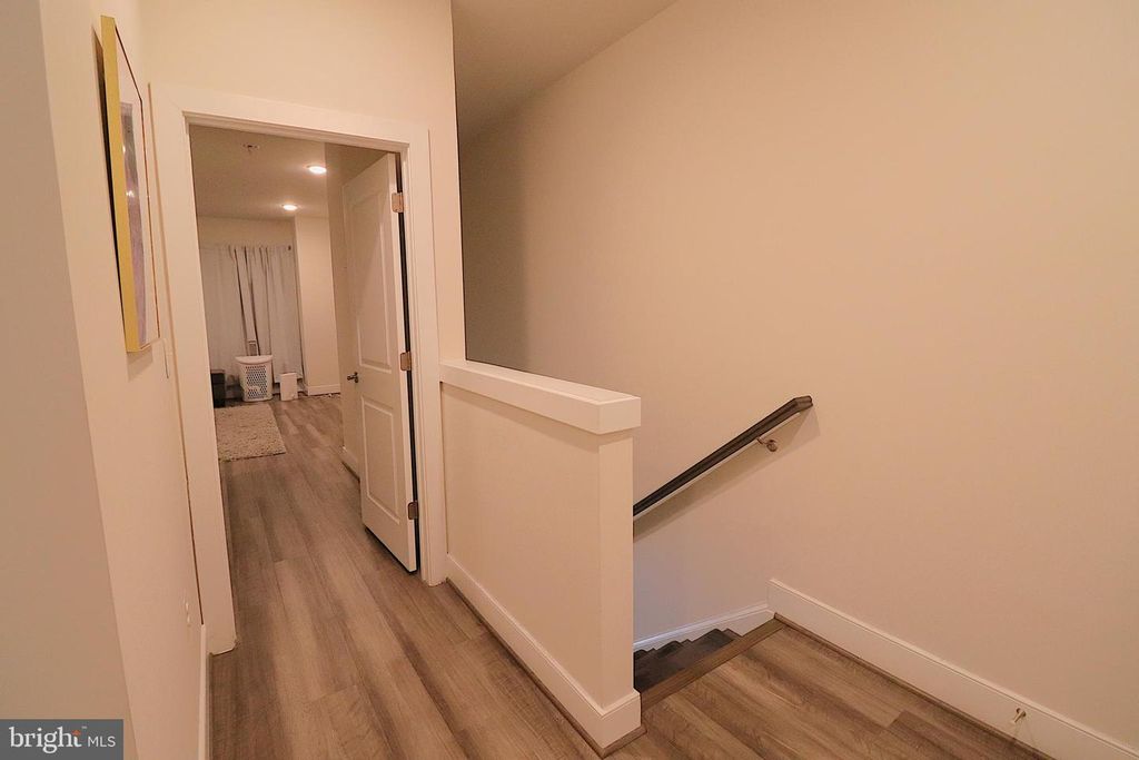 Image 23 of property listing at 12854 CLOVERLEAF CENTER DR #165 E, Germantown, MD 20874