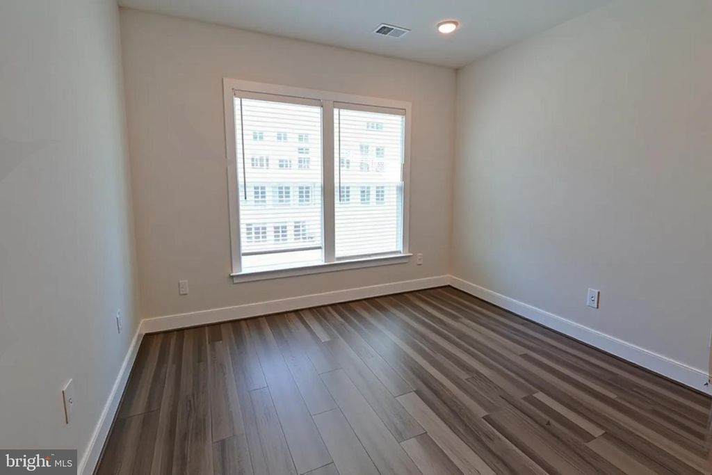 Image 27 of property listing at 12854 CLOVERLEAF CENTER DR #165 E, Germantown, MD 20874
