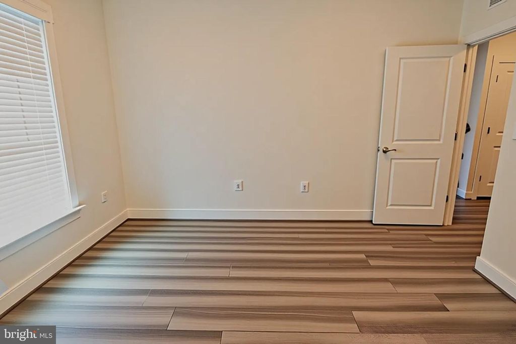 Image 33 of property listing at 12854 CLOVERLEAF CENTER DR #165 E, Germantown, MD 20874
