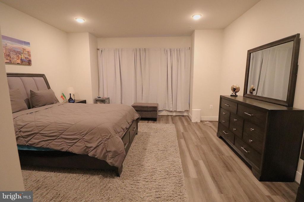 Image 36 of property listing at 12854 CLOVERLEAF CENTER DR #165 E, Germantown, MD 20874