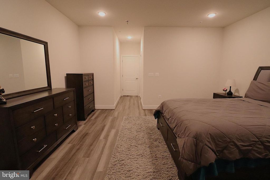 Image 38 of property listing at 12854 CLOVERLEAF CENTER DR #165 E, Germantown, MD 20874