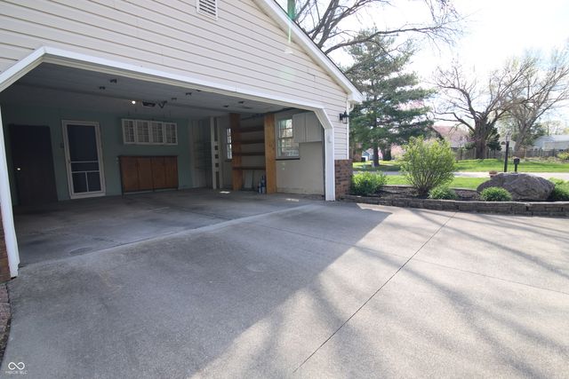 104 Apple Tree Court, Fishers, IN 46038
