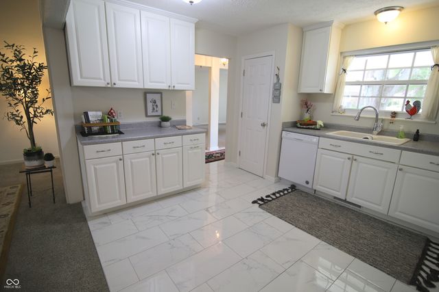 104 Apple Tree Court, Fishers, IN 46038