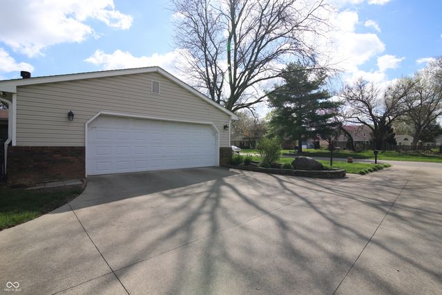 104 Apple Tree Court, Fishers, IN 46038