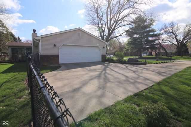 104 Apple Tree Court, Fishers, IN 46038
