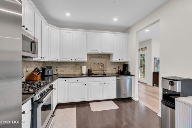 620 Saint Andrews Place, Manalapan, NJ 07726