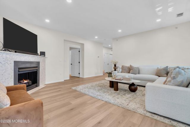 620 Saint Andrews Place, Manalapan, NJ 07726